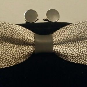 Handmade genuine leather bow tie with cufflinks